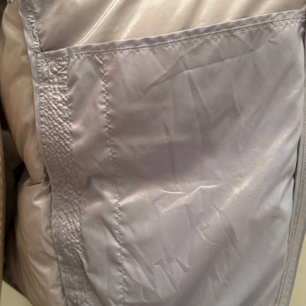 Uniqlo Ultra Light Weight Ultra Warm Down Puffer - Picture 9 of 12